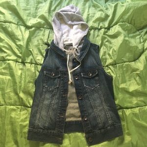 Jean jacket vest w/hood